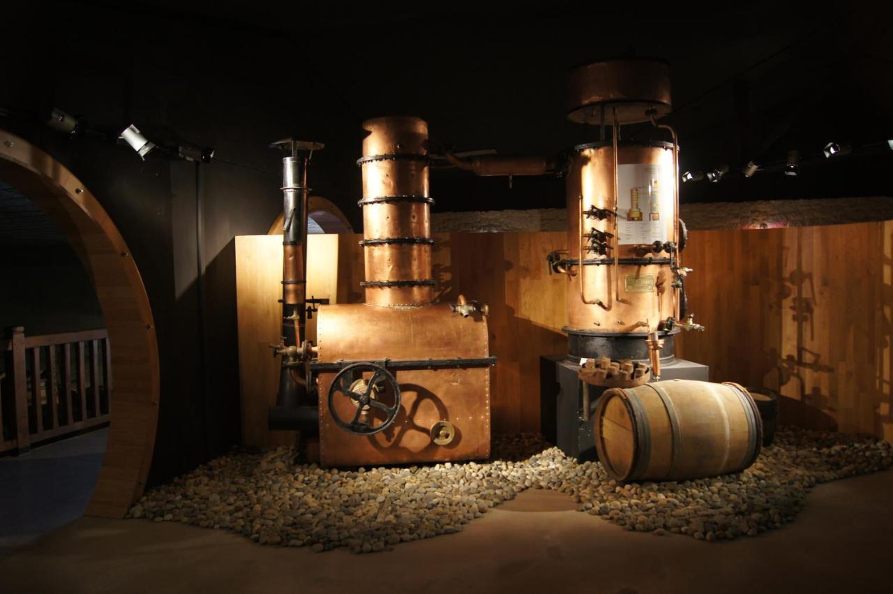 Chateau De Mons Armagnac Caussens ภายนอก รูปภาพ